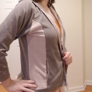 Mauve zip up hoodie. Worn one like new!